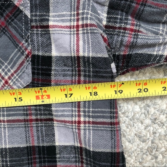 American Rag Plaid Gray Black Red Long Sleeve Button Shirt Men's Medium - Picture 8 of 11